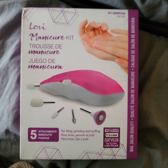 Manicure Kit BNWT - Picture 1 of 1